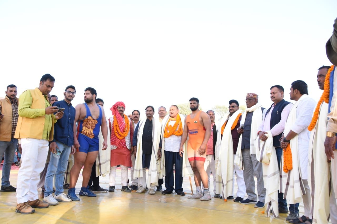 Winners with organizers